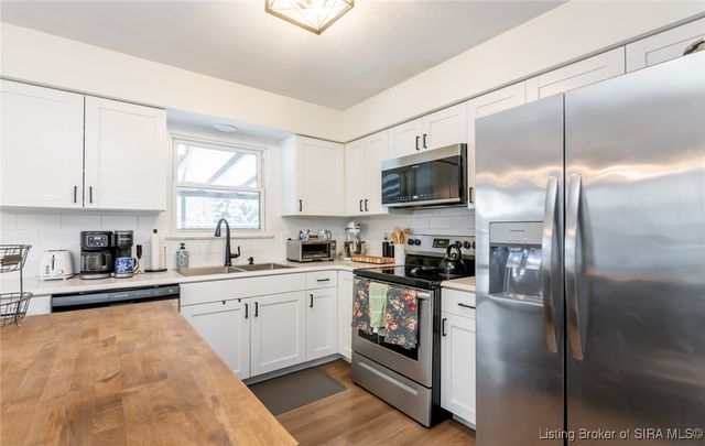 2828 Andrea Drive, Floyds Knobs, IN 47119