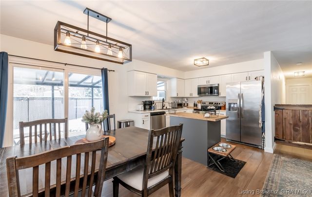 2828 Andrea Drive, Floyds Knobs, IN 47119