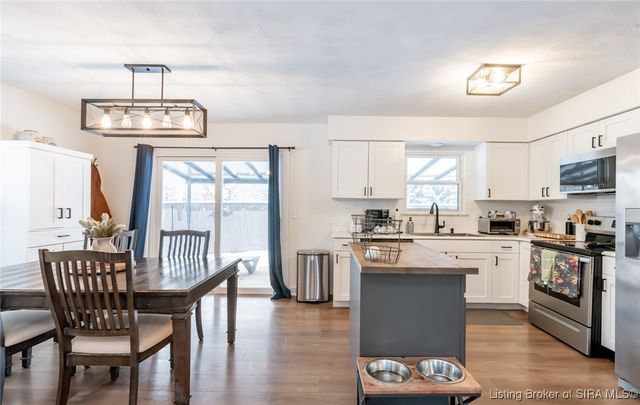 2828 Andrea Drive, Floyds Knobs, IN 47119