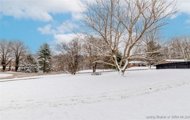 2828 Andrea Drive, Floyds Knobs, IN 47119