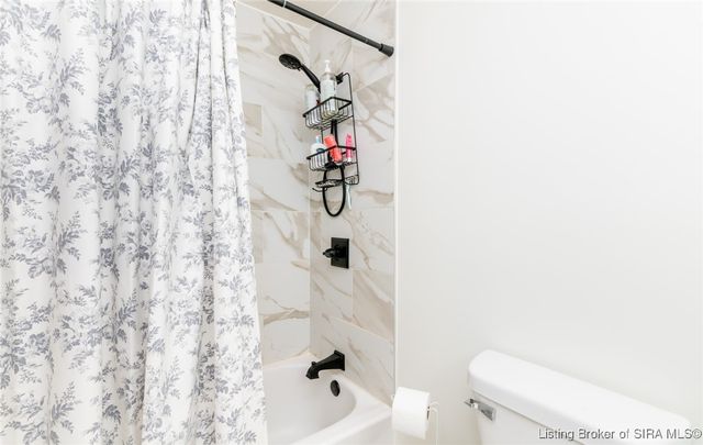 2828 Andrea Drive, Floyds Knobs, IN 47119