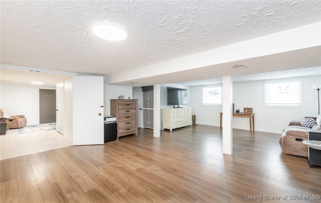 2828 Andrea Drive, Floyds Knobs, IN 47119