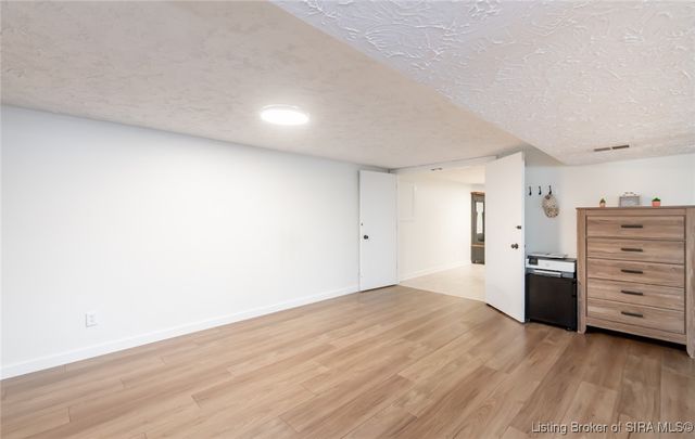 2828 Andrea Drive, Floyds Knobs, IN 47119