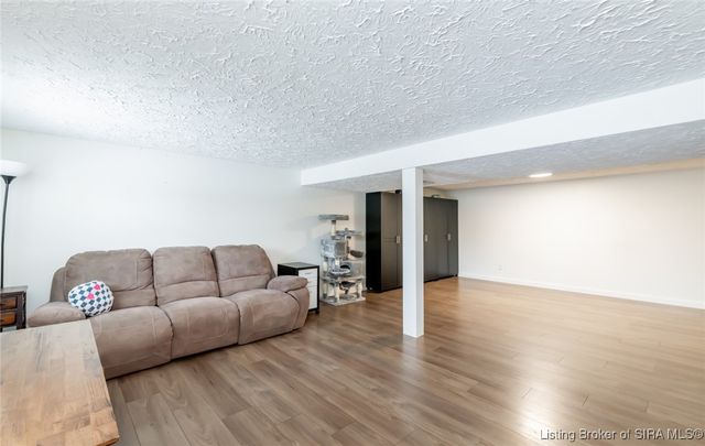 2828 Andrea Drive, Floyds Knobs, IN 47119