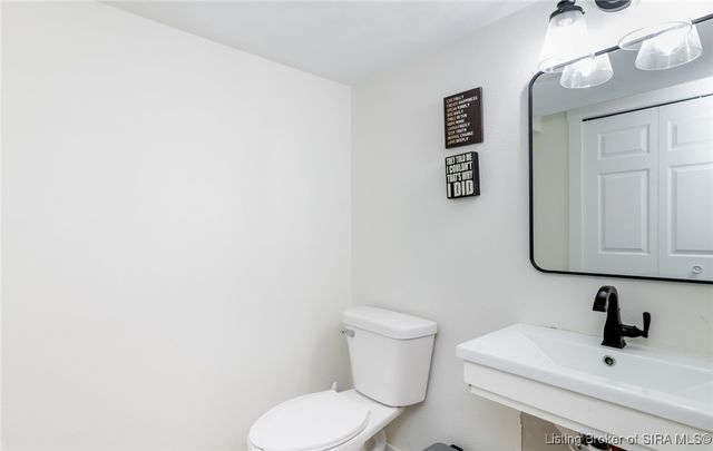 2828 Andrea Drive, Floyds Knobs, IN 47119