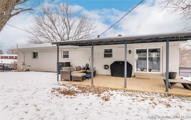 2828 Andrea Drive, Floyds Knobs, IN 47119