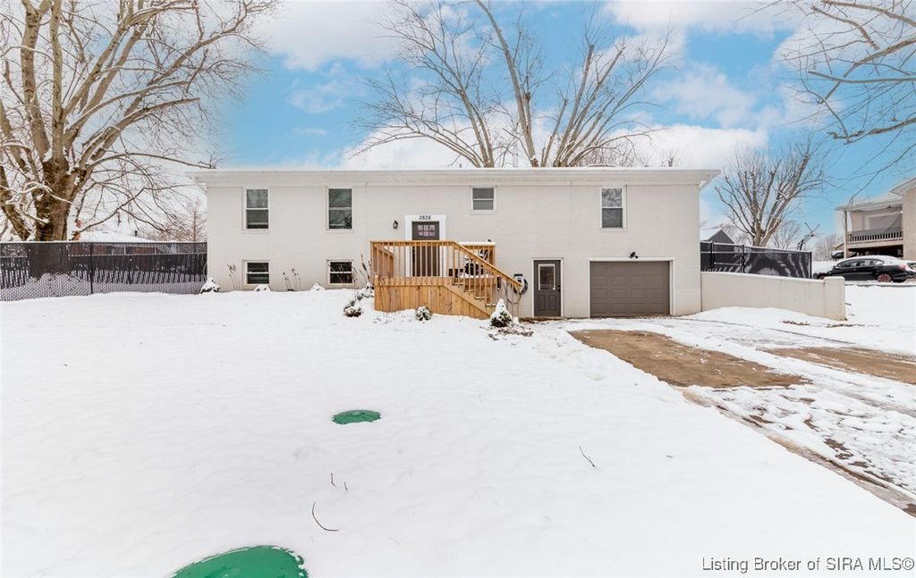 2828 Andrea Drive, Floyds Knobs, IN 47119