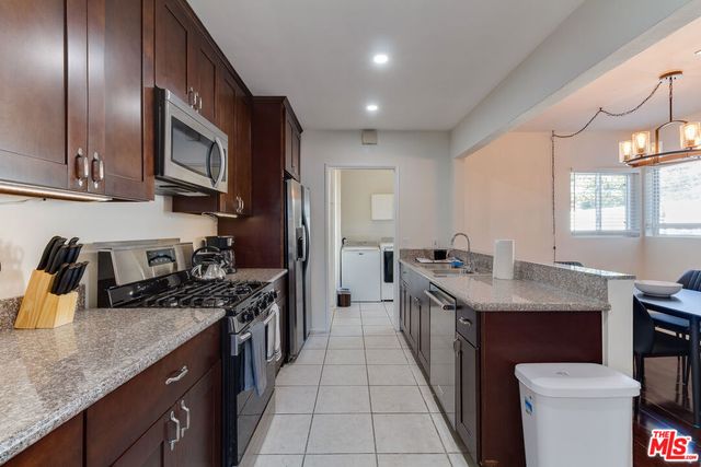 8122 Wynne Avenue, Reseda, CA 91335