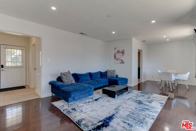 8122 Wynne Avenue, Reseda, CA 91335