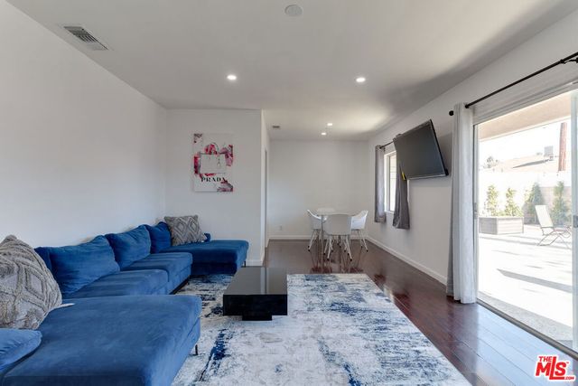 8122 Wynne Avenue, Reseda, CA 91335