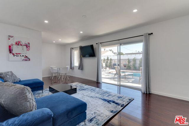 8122 Wynne Avenue, Reseda, CA 91335