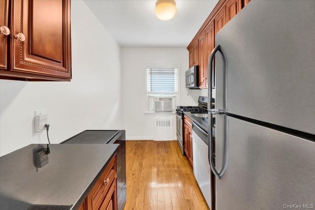 10 South 2F, Harrison, NY 10528