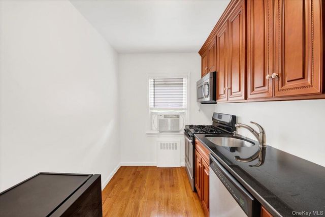 10 South 2F, Harrison, NY 10528