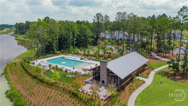 288 Crosstown Avenue, Richmond Hill, GA 31324