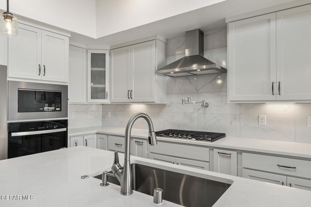 828 FAIRFORD Place, El Paso, TX 79928