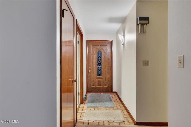 144 Horizon View Drive, East Greenbush, NY 12061