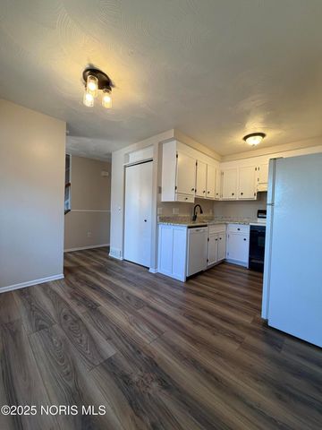 11 Meadowbrook Drive, Perrysburg, OH 43551