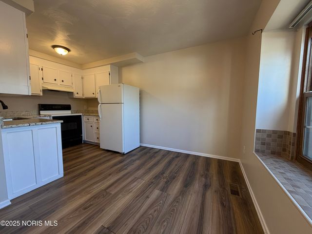 11 Meadowbrook Drive, Perrysburg, OH 43551