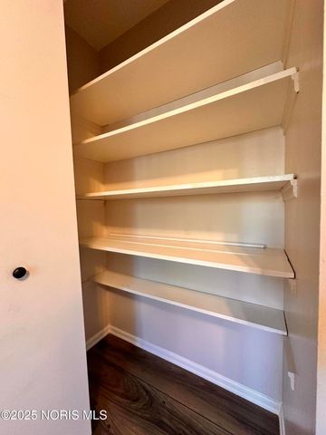 11 Meadowbrook Drive, Perrysburg, OH 43551