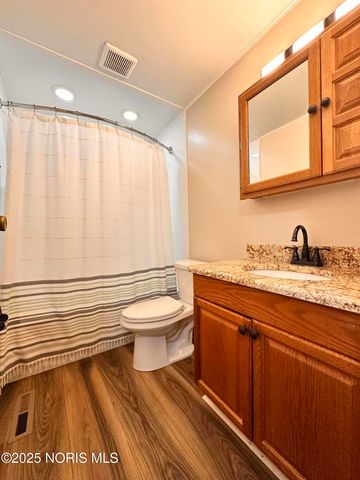 11 Meadowbrook Drive, Perrysburg, OH 43551