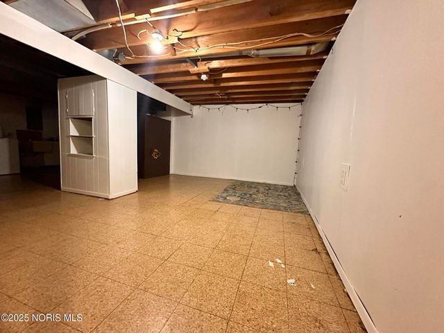 11 Meadowbrook Drive, Perrysburg, OH 43551