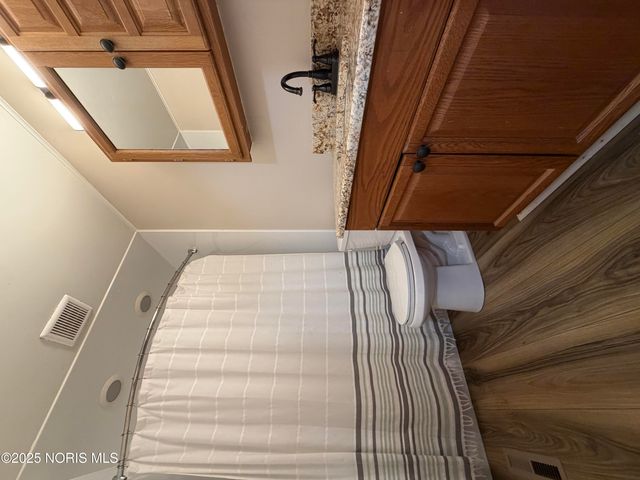 11 Meadowbrook Drive, Perrysburg, OH 43551