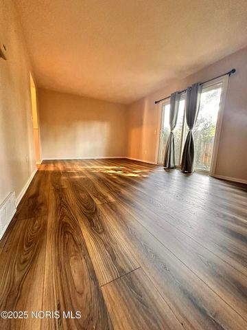 11 Meadowbrook Drive, Perrysburg, OH 43551