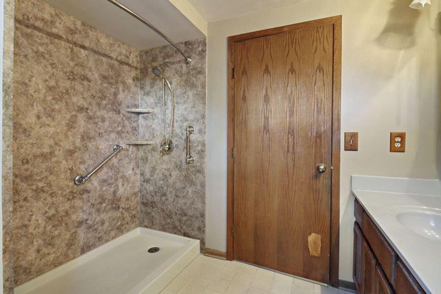 5609 Riviera DRIVE, Mount Pleasant, WI 53406