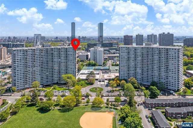 2100 Linwood Avenue 21J, Fort Lee, NJ 07024