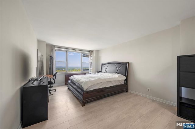 2100 Linwood Avenue 21J, Fort Lee, NJ 07024