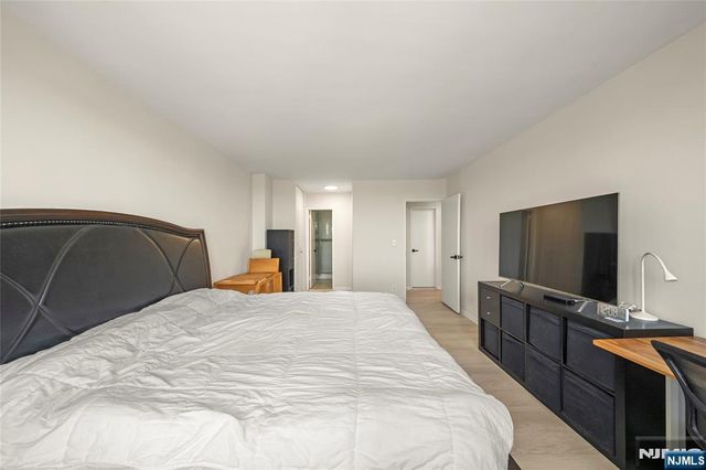 2100 Linwood Avenue 21J, Fort Lee, NJ 07024
