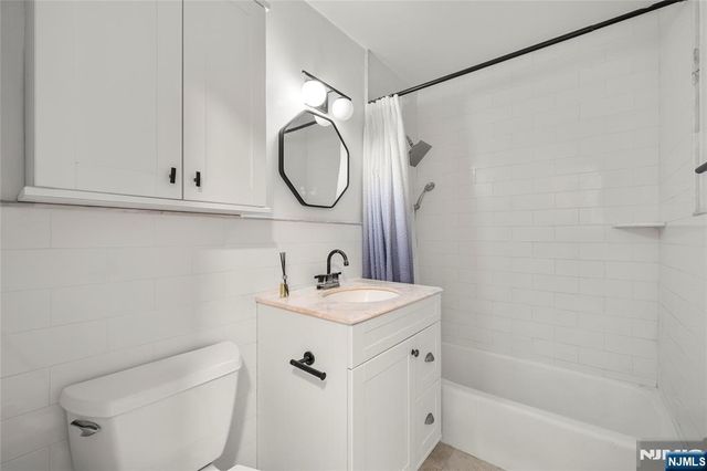 2100 Linwood Avenue 21J, Fort Lee, NJ 07024