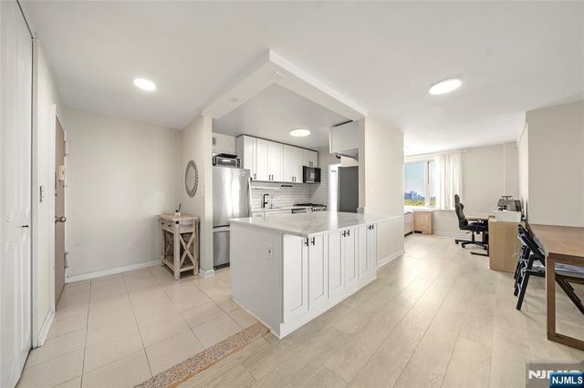 2100 Linwood Avenue 21J, Fort Lee, NJ 07024