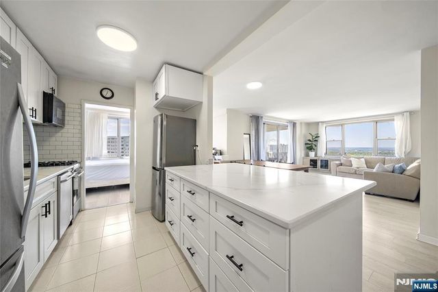 2100 Linwood Avenue 21J, Fort Lee, NJ 07024