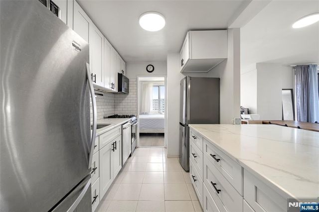2100 Linwood Avenue 21J, Fort Lee, NJ 07024