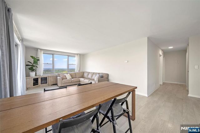 2100 Linwood Avenue 21J, Fort Lee, NJ 07024