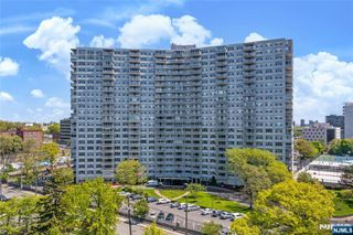 2100 Linwood Avenue 21J, Fort Lee, NJ 07024