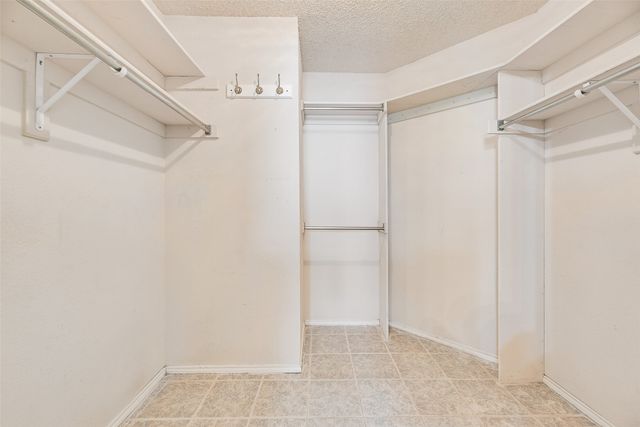 637 Manchester Drive, Mansfield, TX 76063