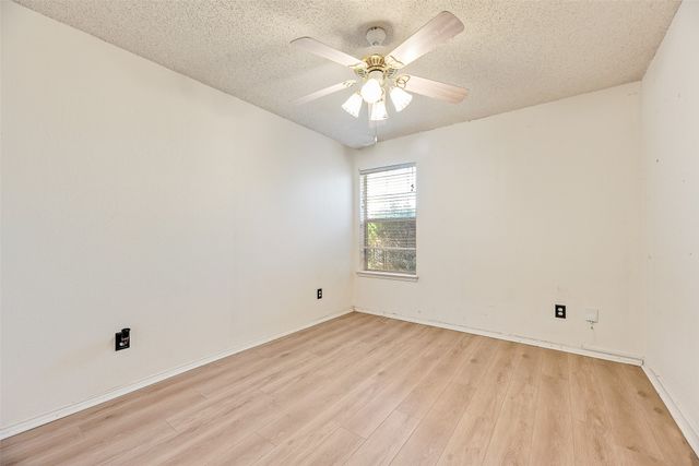 637 Manchester Drive, Mansfield, TX 76063