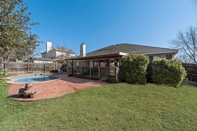 637 Manchester Drive, Mansfield, TX 76063