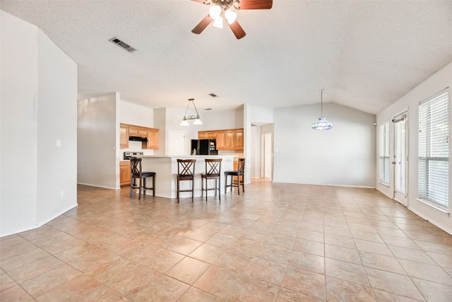 637 Manchester Drive, Mansfield, TX 76063