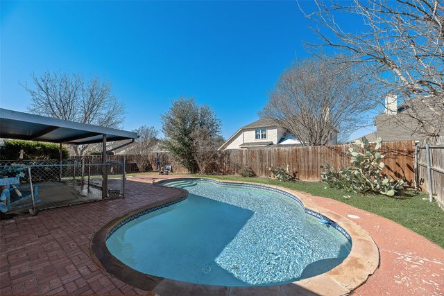 637 Manchester Drive, Mansfield, TX 76063