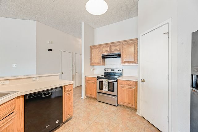 637 Manchester Drive, Mansfield, TX 76063