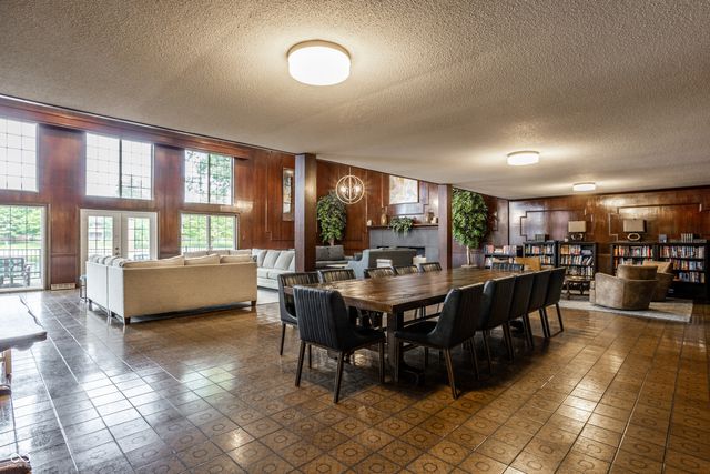 7432 Lions Head Drive C, Indianapolis, IN 46260
