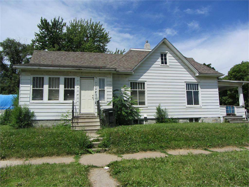 523 Columbia St, Waterloo, IA 50703