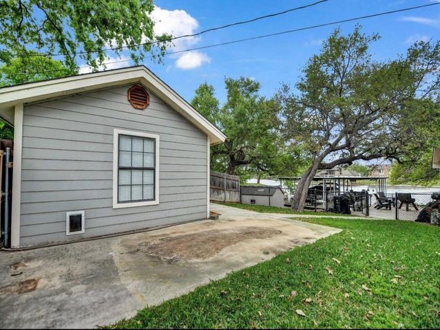 608 Casas Del Norte Court, Granbury, TX 76049