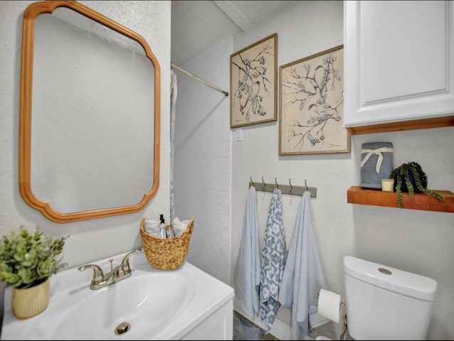 608 Casas Del Norte Court, Granbury, TX 76049