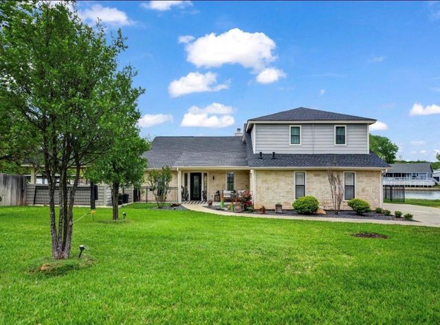 608 Casas Del Norte Court, Granbury, TX 76049