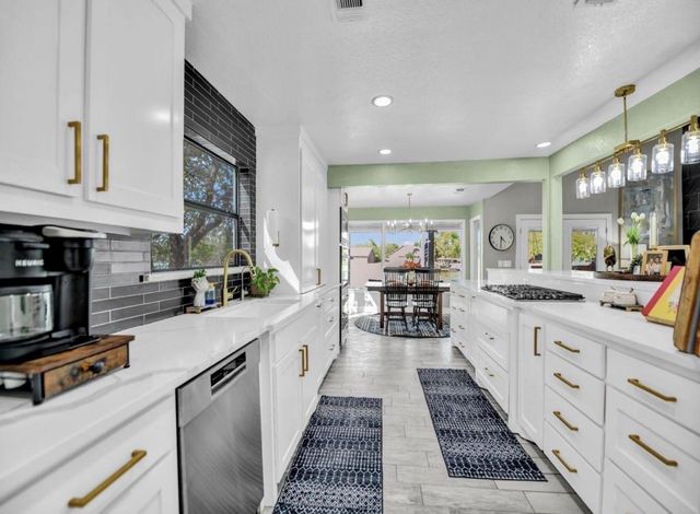 608 Casas Del Norte Court, Granbury, TX 76049