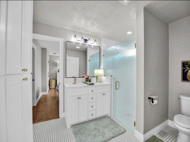608 Casas Del Norte Court, Granbury, TX 76049